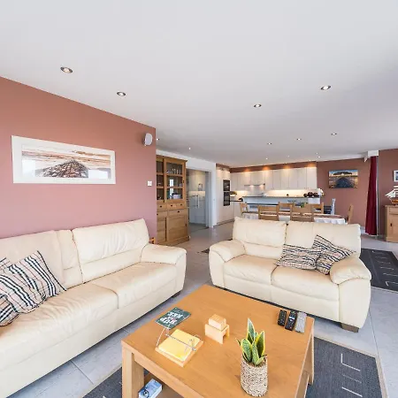 With Frontal Sea-views * Middelkerke