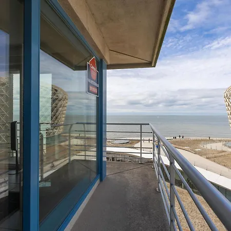 With Frontal Sea-views Apartment