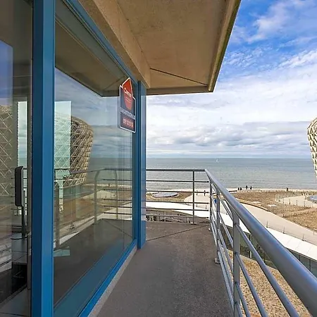 With Frontal Sea-views Lejlighed